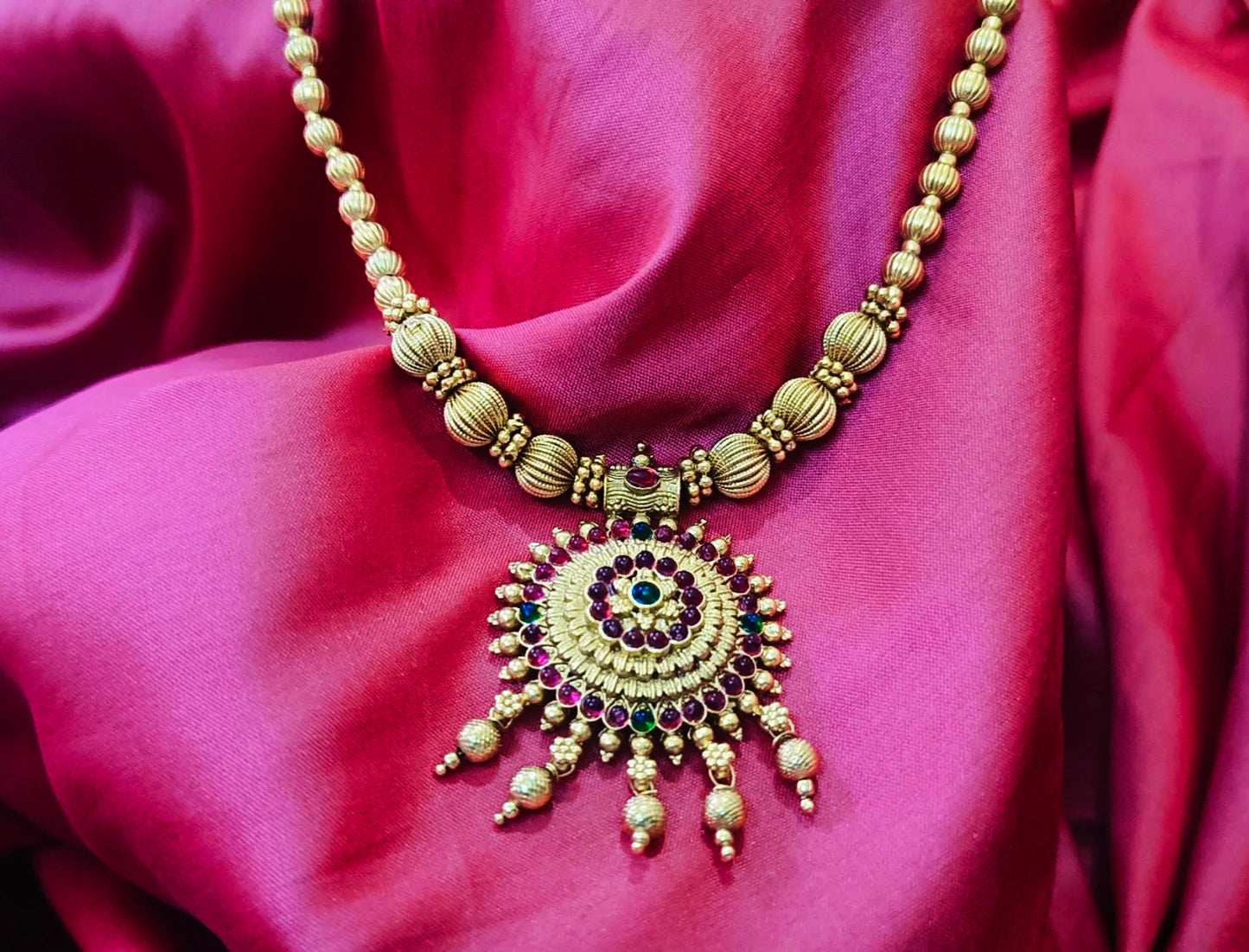 Antique Necklace with Earrings :Product No: 710387