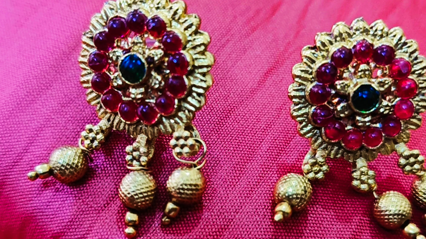 Antique Necklace with Earrings :Product No: 710387